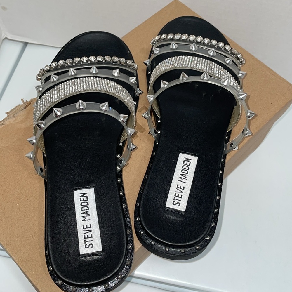 Steve Madden New in box never worn. Purchased from Nordstrom. Size 7 - Picture 3 of 6